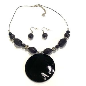 Black Round Shell Necklace Earrings Set